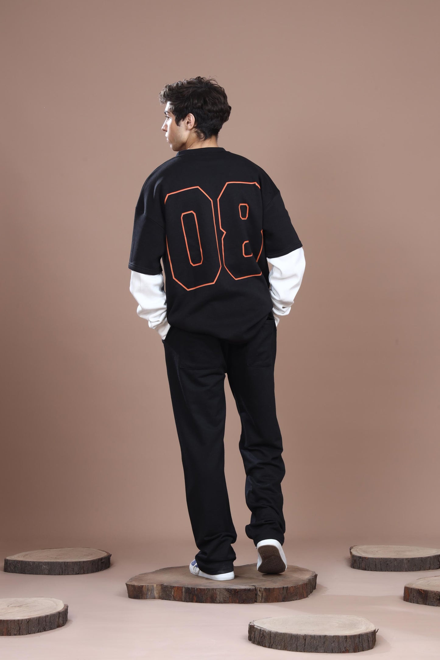 CHECKMATE WORLD WIDE OVERSIZED SWEATSHIRT